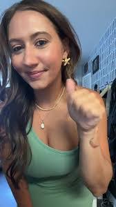 Maria Crews's Instagram, Twitter & Facebook