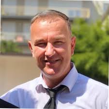 Dikur i varur nga kokaina, i riu tregon sesi besimi në Zot e largoi nga  veset.