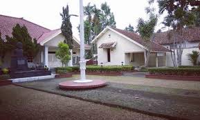 Sejarah museum bri purwokerto saat ini tersimpan di museum bri yang bertempat di purwokerto. 10 Gambar Museum Bank Rakyat Indonesia Bri Purwokerto Sejarah Asal Usul Lokasi Alamat Jam Buka Tutup Latar Belakang Cerita Megaluh Com