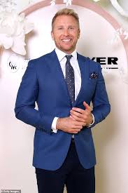 Macdonald is tans gasheer van die abc's vrae en antwoorde politieke paneelbesprekingsprogram. Q A Host Hamish Macdonald Reveals What Made Him Quit Instagram And Twitter In 2020 Aktuelle Boulevard Nachrichten Und Fotogalerien Zu Stars Sternchen
