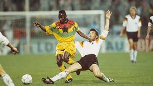 Porywający film o brazylijskiej legendzie futbolu!pelé od małego musiał zarabiać jako pucybut, a jego rodziców nie było nawet stać na to, żeby kupić mu piłkę. Pele 80 Anos Como O Rei Do Futebol Expulsou Um Juiz E Outras 9 Historias Pouco Conhecidas Bbc News Brasil