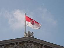 Der bundesrat bildet in österreich neben dem nationalrat die zweite kammer des österreichischen parlaments.er ist der vertretungskörper der bundesländer auf bundesebene. Bundesrat Osterreich Wikipedia