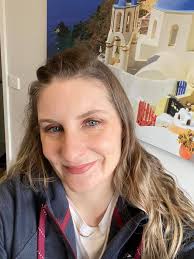 Hey y'all! More often I am an admirer of all you stunners but today thought  I would share my little makeover using some new CT products! Eyes and lips  are all pillow