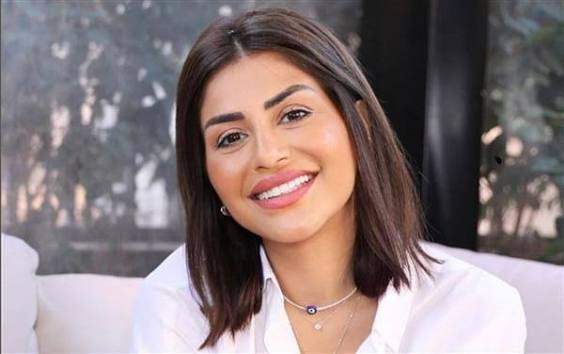 منة فضالي تكشف سر زواجها السري: والدتي أُصيبت بشلل في الوجه بسبب الصدمة - دار الهلال