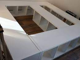 Die regale bilden das spätere bettgestell. Familien Kallax Bett Bett Aus Kallax Regalen Selber Bauen