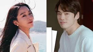 Drama synopsis:in the present day, jang bong hwan works as a chef at the president's blue house. Kim Jung Hyun Dan Shin Hye Sun Pertimbangkan Tawaran Main Di Drama Queen Chorin Kumparan Com