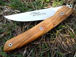 Le Thiers Alien L Olivier Lui Va Si Bien Les Couteaux Et Moi Couteau De Poche Couteau Bois D Olivier