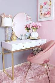 White Makeup Table With Pink Chair Roundmirror Pinkchair You Ve Finally Decided To Get A Makeup Vanit Whi In 2020 Girl Bedroom Decor Room Decor Makeup Table Vanity