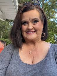 Short haircut for older Ladies