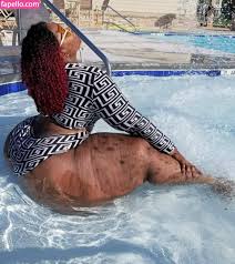 Curvy and oily Christy Mack gets her ass pumped