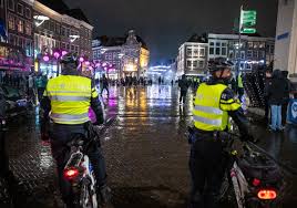 De rechtbank in den haag besloot vandaag dat de avondklok per direct moet worden opgeheven. Avondklok Per Direct Opgeheven Rtv Focus