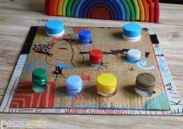 Voici deux des photos trouvées sur le net qui m'ont inspirée ! Planche A Visser Et Devisser Diy Activite Montessori