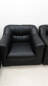 للبيع أطقم كنب جلد مكتبي بسعر مناسب مستعمل