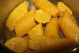 Le Foutou Banane Une Recette Ivoirienne Recettes De Cuisine Recettes De Cuisine Africaine Foutou Banane