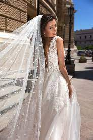 Brautkleid mit schleppe und schleier in 8053 graz für € 300,00 zum. Brautkleider Mit Schleppe Fur Ludwigsburg Stuttgart Und Umgebung Happy Bride De We Love Happy Brides Verkauf Vermietung