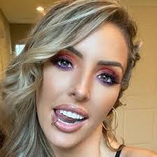 Jessie Keyes's Instagram, Twitter & Facebook