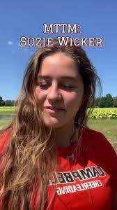 Bailey Ledford's Instagram, Twitter & Facebook