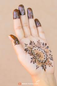 Easy Gol Tikki Girls Favourite Mehndi Design 2020 Easy To Make And Timeless Mehndi Design Tips In 2020 Mehndi Designs Design Mehndi