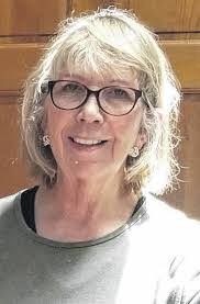 Elaine Henricksen's Instagram, Twitter & Facebook