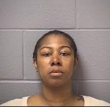 Police: Woodridge woman attacks pregnant woman, steals her phone