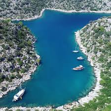 Kekova Salyangoz Koyu Sizde Bu Yaz Mavi Tur A Cikin Turkiye Nin Essiz Koylarini Kesfedin Whatsapp 0554 890 47 61 Yat Tekne Tur In 2020 Outdoor Water Coastline