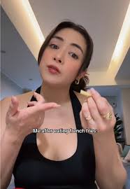 Petra Mahalimuyak Funny Bathroom Scene