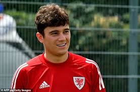 James ra mắt chuyên nghiệp cho swansea city. Brighton Are Eyeing A Transfer Swoop For Manchester United Winger Daniel James Saty Obchod News