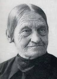 Just ran into Lon & Lavina Haynes at The Trap. Lon is the last living  Tillamook Rock Lighthouse Keeper and is a walking talking respository of  lighthouse lore. He was a still