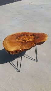 Live Edge Wood Reclaimed Side Table On Hairpin Legs Reclaimed Wood Coffee Table Entry Table Console Table Retro Vintage Look Reclaimed In 2020 With Images Lemn Decorațiuni Tamplărie