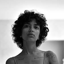 A Visibilidade da Mulher na Fotografia, 2019. (Print de Instagram +  Fotografia Manipulada). Por JAQUELINE BARBOSA RODRIGUES: O trabalho em  formato díptico, é uma narrativa visual que impulsiona a reflexão acerca da