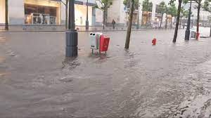 Inondation sur liege appel à la solidarité contactez : Une Inondation Impressionnante A Frappe Liege Video
