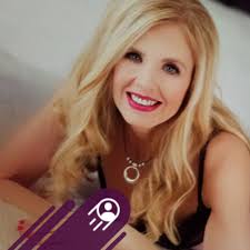 Valentines Lollipop Wreath 💝🍭 This turned out so cute in my opinion! Such  a fun, easy, and thoughtful little gift to give for Valentine's! You can  even hang it, or prop it