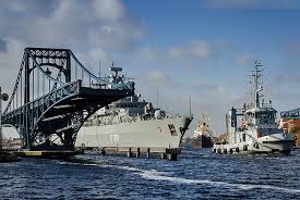 Fregatte Bayern F 217 Beim Schleife Fahren Wilhelmshaven Orte Zum Besuchen Meereswelt