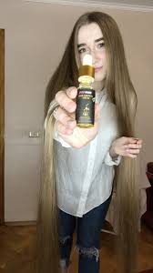 This natural hair growth serum combines herbs like nettle and horsetail with aloe vera gel and essential oils of lavender, rosemary and clary sage. Popihair Hair Growth Serum