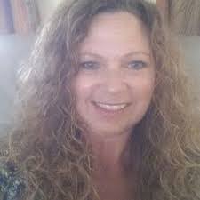 Kelly Starcher's Instagram, Twitter & Facebook