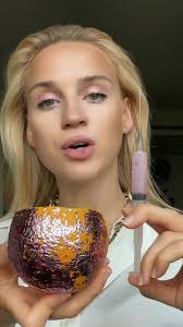 Rose Coffee's Instagram, Twitter & Facebook