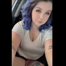 Julie Attaway's Instagram, Twitter & Facebook