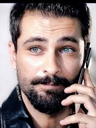 Así de grande está el pequeño actor Adin Külçe que llevó a cabo en forma  magistral el rol de Alí cuando pequeño..