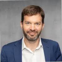 Geoffrey Mansfield's Instagram, Twitter & Facebook