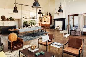 Un gran apartamento tipo loft donde se combina los toques industriales con la suavidad de los crudos. Un Loft De Estilo Industrial Y Masculino Get The Look
