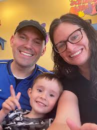 Crumbl cookie store hiring in Conroe area