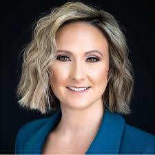 Genevieve Hampton's Instagram, Twitter & Facebook