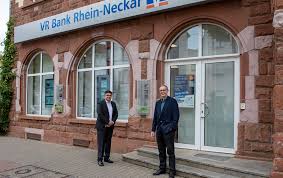 Mannheim Rheinauer Geschichte Vor Ort Stadtpunkte Tafeln Finden Eine Neue Statte An Der Vr Bank Rhein Neckar Metropolregion Rhein Neckar News Events