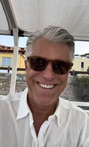 Open ocean swimming spots in Sardinia accessible from shore