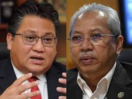 U a'zosi birlashgan malayziya milliy tashkiloti (umno), o'sha paytdagi boshqaruvning tarkibiy qismi barisan. Sudah Lama Akar Umbi Umno Tolak Annuar Dakwa Nur Jazlan