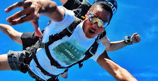 Make your hawaii vacation unforgettable with tandem parasailing in honolulu! Skydive Hawaii Oahu Skydiving At Its Best Do A Tandem Skydive Over Oahu At Skydive Hawaii