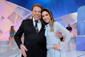 Silvio santos é um empresário e, provavelmente, o comunicador mais conhecido do brasil. Em Isolamento Patricia Abravanel Escancara Preocupacao Com Saude De Silvio Santos Apos Ve Lo Com Mascara E Dificil Fofocas E Famosos