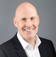 Steven Stein's Instagram, Twitter & Facebook