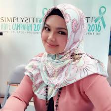 In addition to his artistic career, he is also actively involved in business named stalkers cafe. Hubungan Dengan Fattah Amin Ini Respon Balas Tania Hudson Kepada Kenyataan Neelofa Rotikaya Malaysia