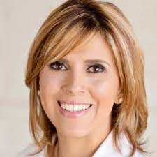 Heidi Starnes's Instagram, Twitter & Facebook